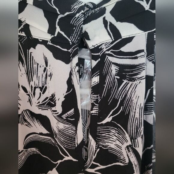 New York & Company Black and White Floral Halter Top NWTS Size Xl - Picture 3 of 4